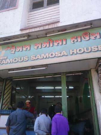 New Famous Samosa House